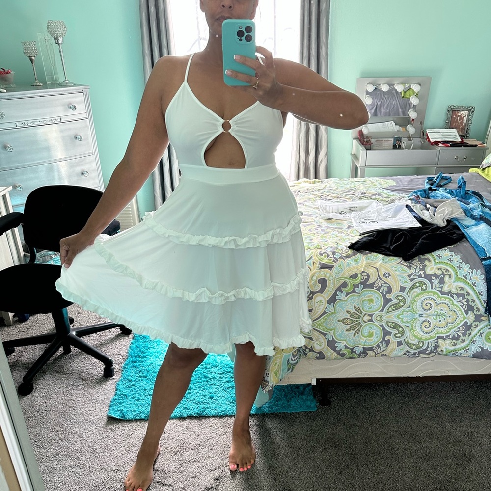 White spaghetti strap dress - Picture 2 of 5